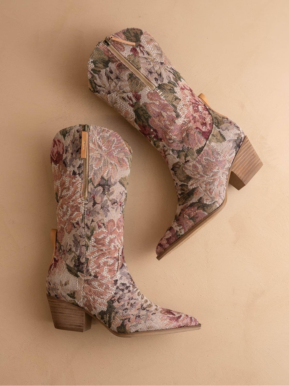 The Brilee | Oasis Society Brilee Viral Mauve Tapestry Cowboy Boots NWT - Picture 4 of 4